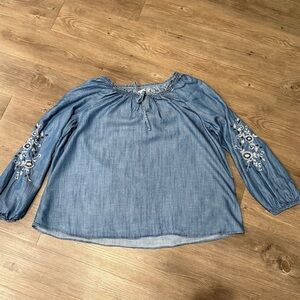 LC Lauren Conrad XL Light Wash Denim Peasant Top with Embroidered Sleeves